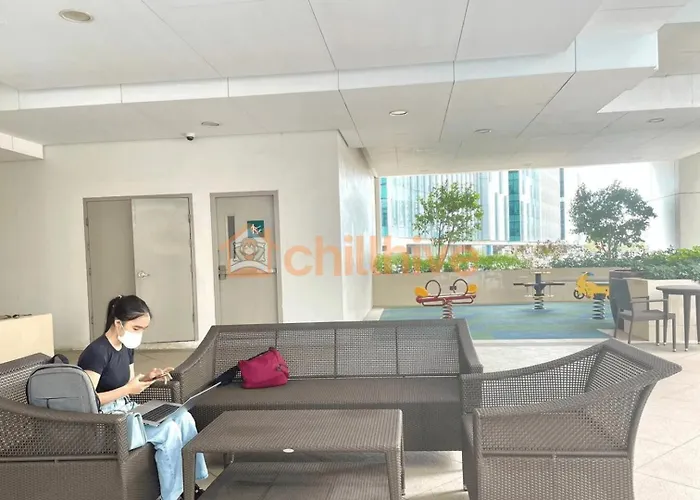 Holiday home Bgc Staycation Across Uptown Mall #oursw29f