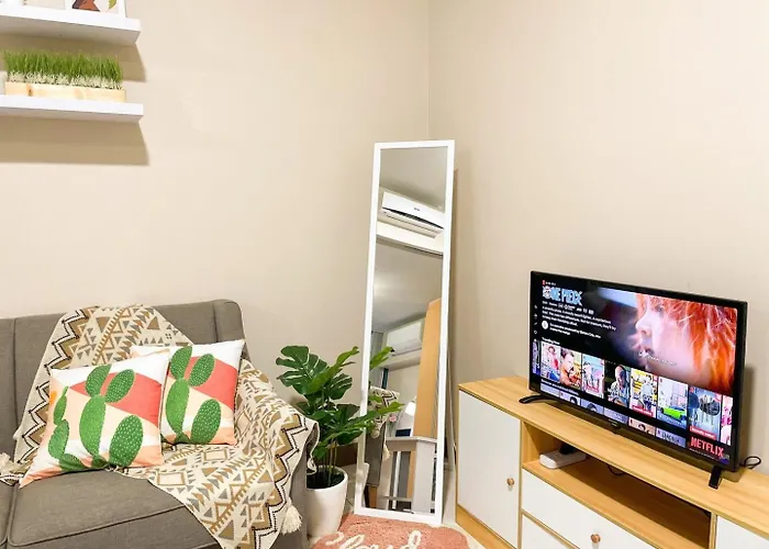 Holiday home Bgc Staycation Across Uptown Mall #oursw29f